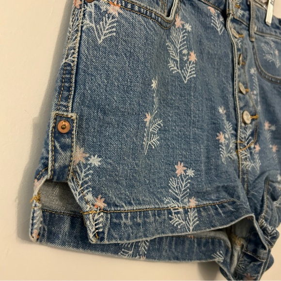 Anthropologie Pilcro Ultra High-Rise Button Fly Floral Printed Denim Shorts - Picture 4 of 7